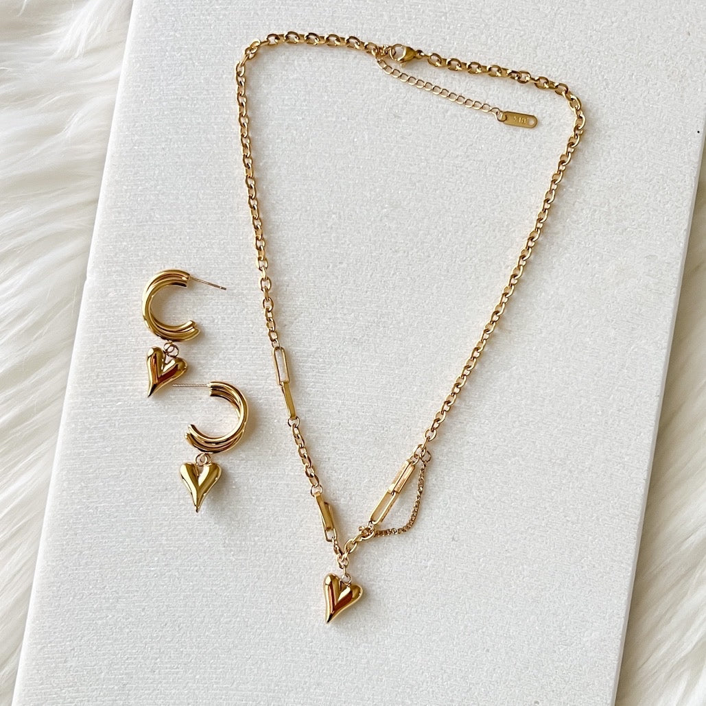 Lovely Heart Drop Earrings - LAST CHANCE!