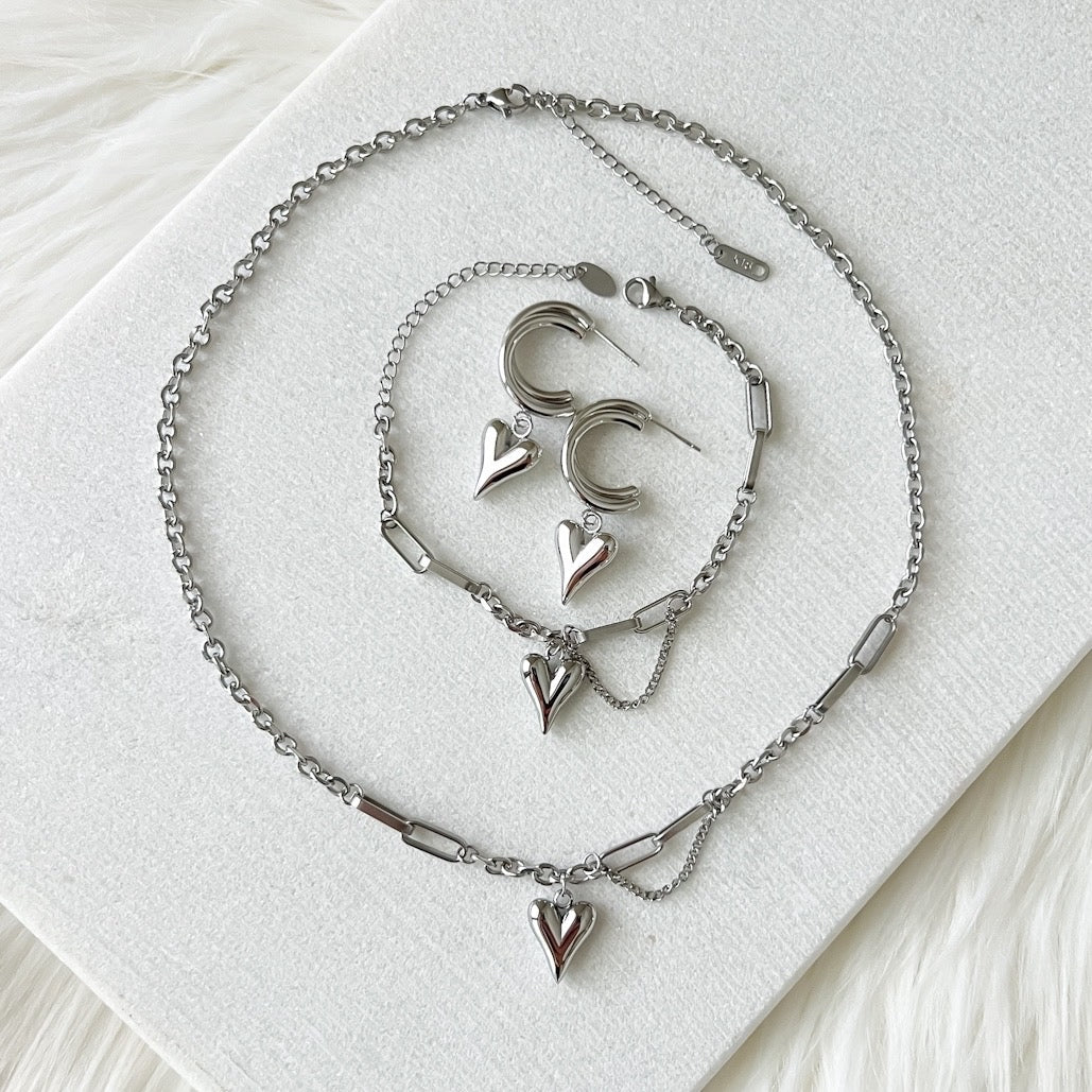 Chained Heart Necklace - LAST CHANCE!