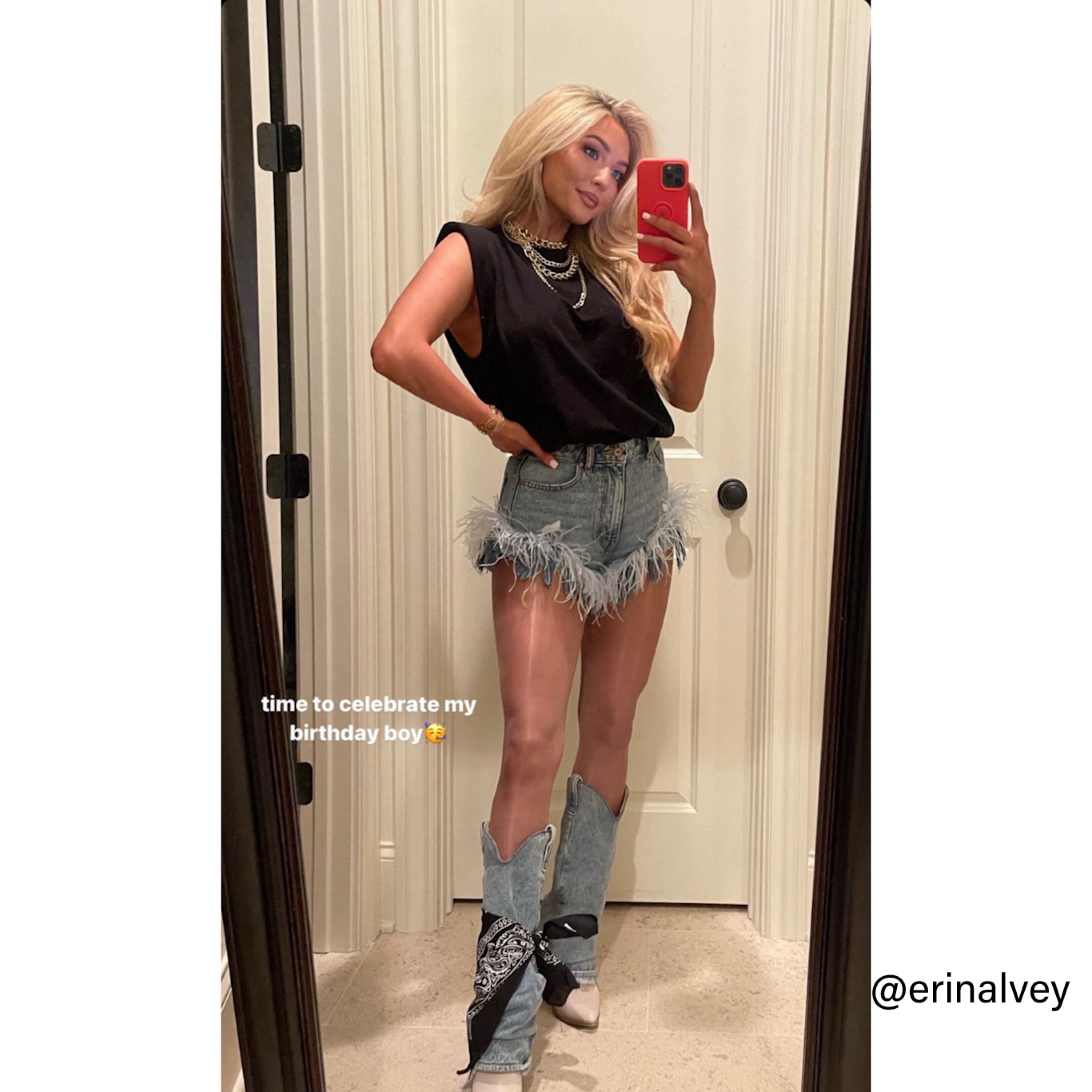 Chévere Layered Chain Necklace - LAST CHANCE!