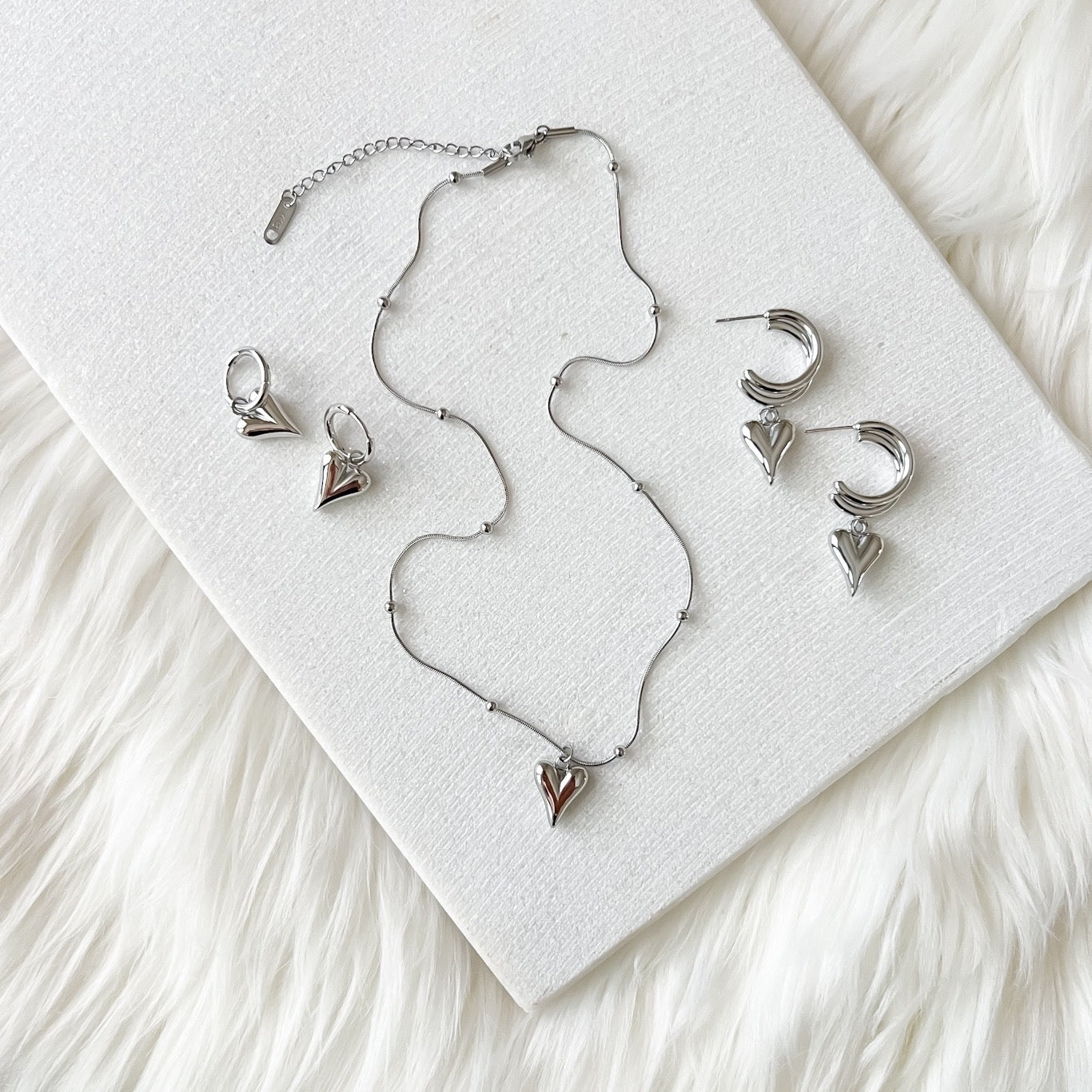 Lovely Heart Necklace - LAST CHANCE!
