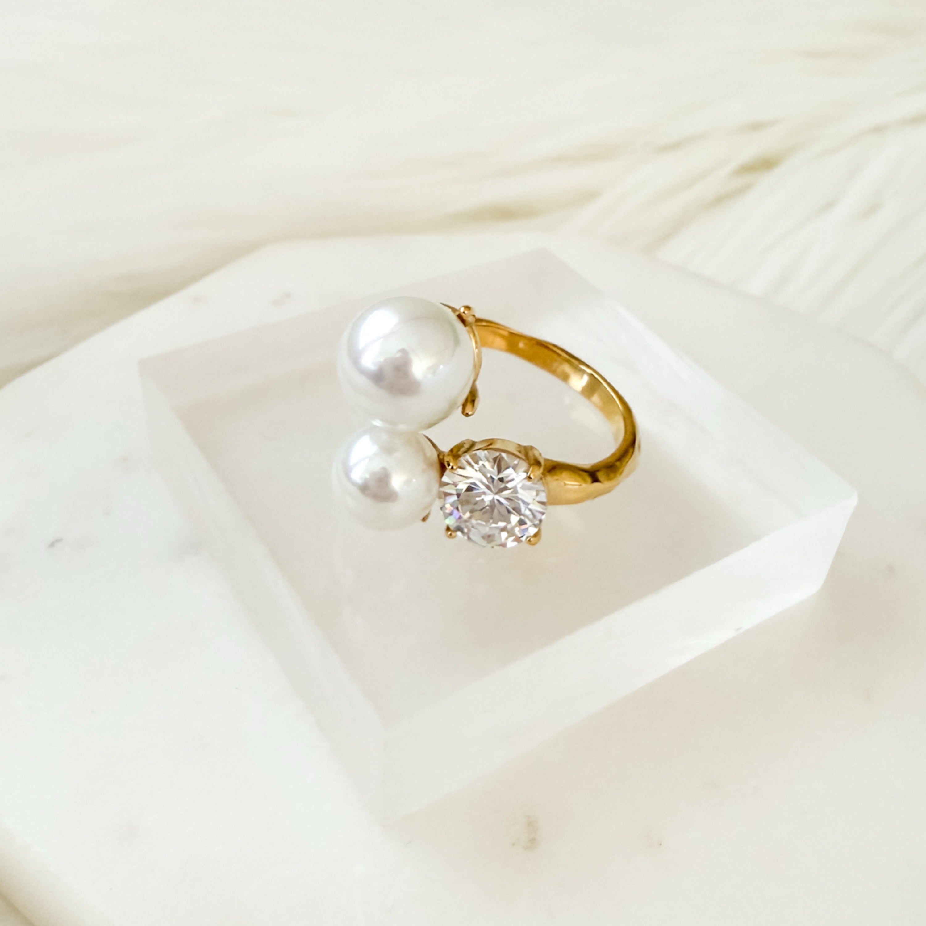 Arianne Pearl Ring
