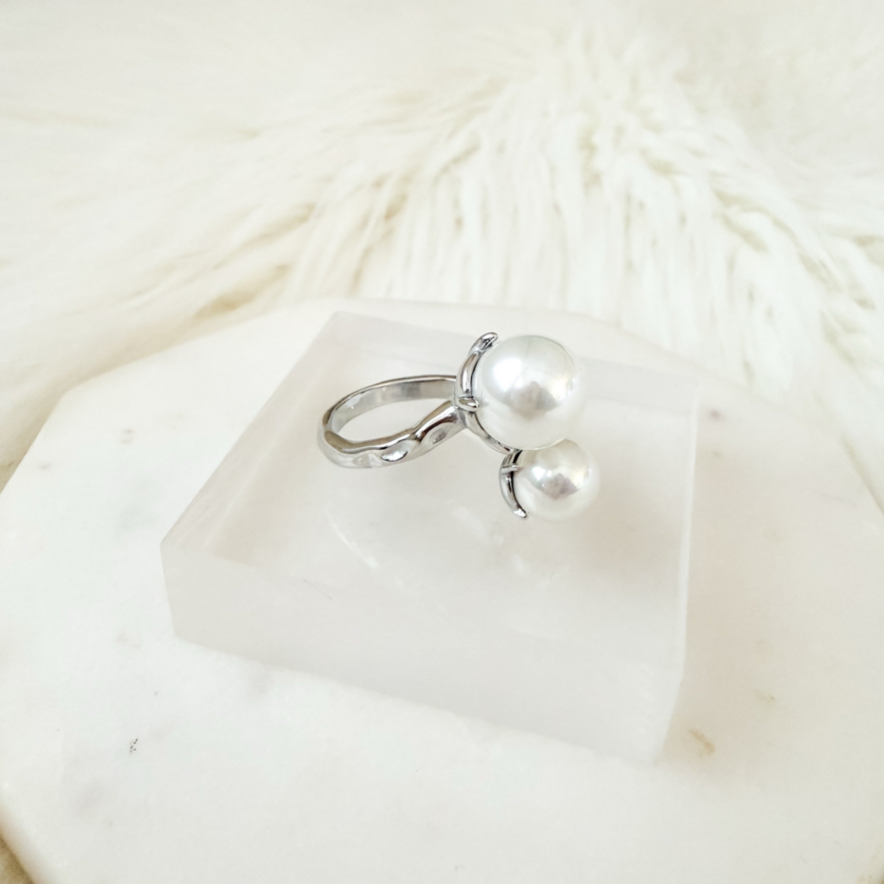 Arianne Pearl Ring