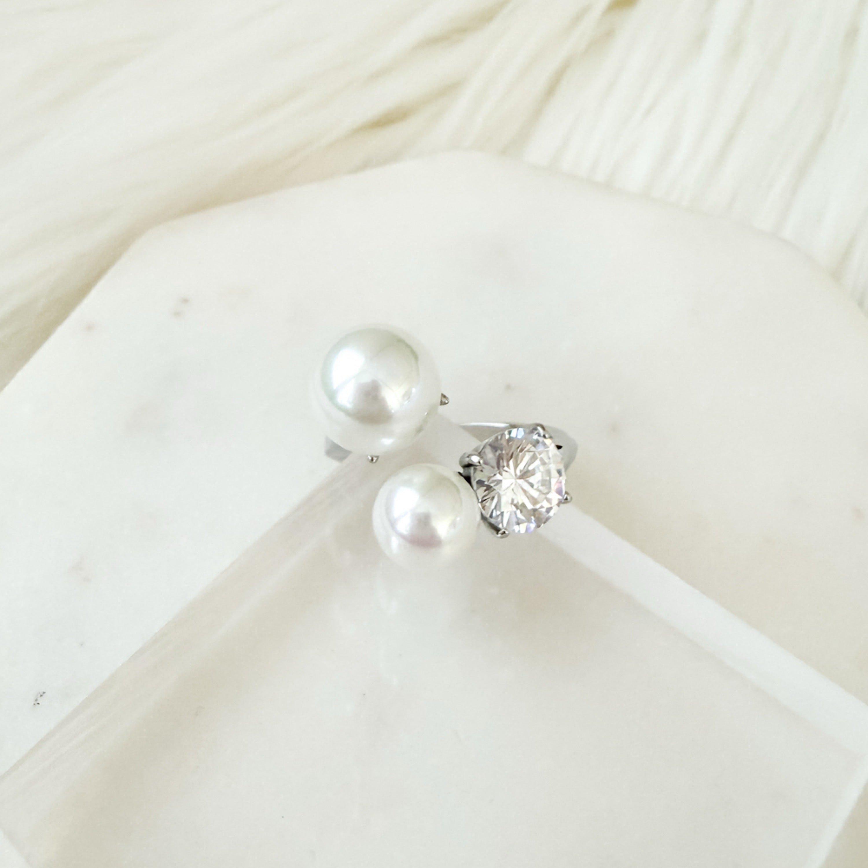 Arianne Pearl Ring