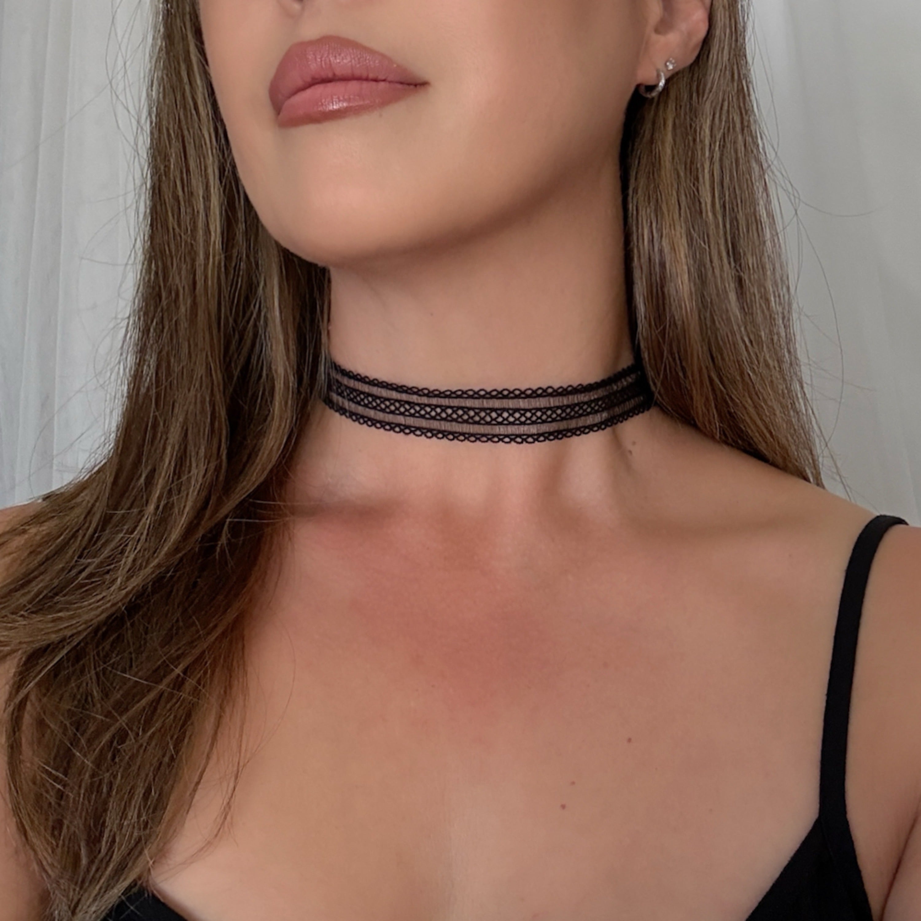 Desire Lace Choker