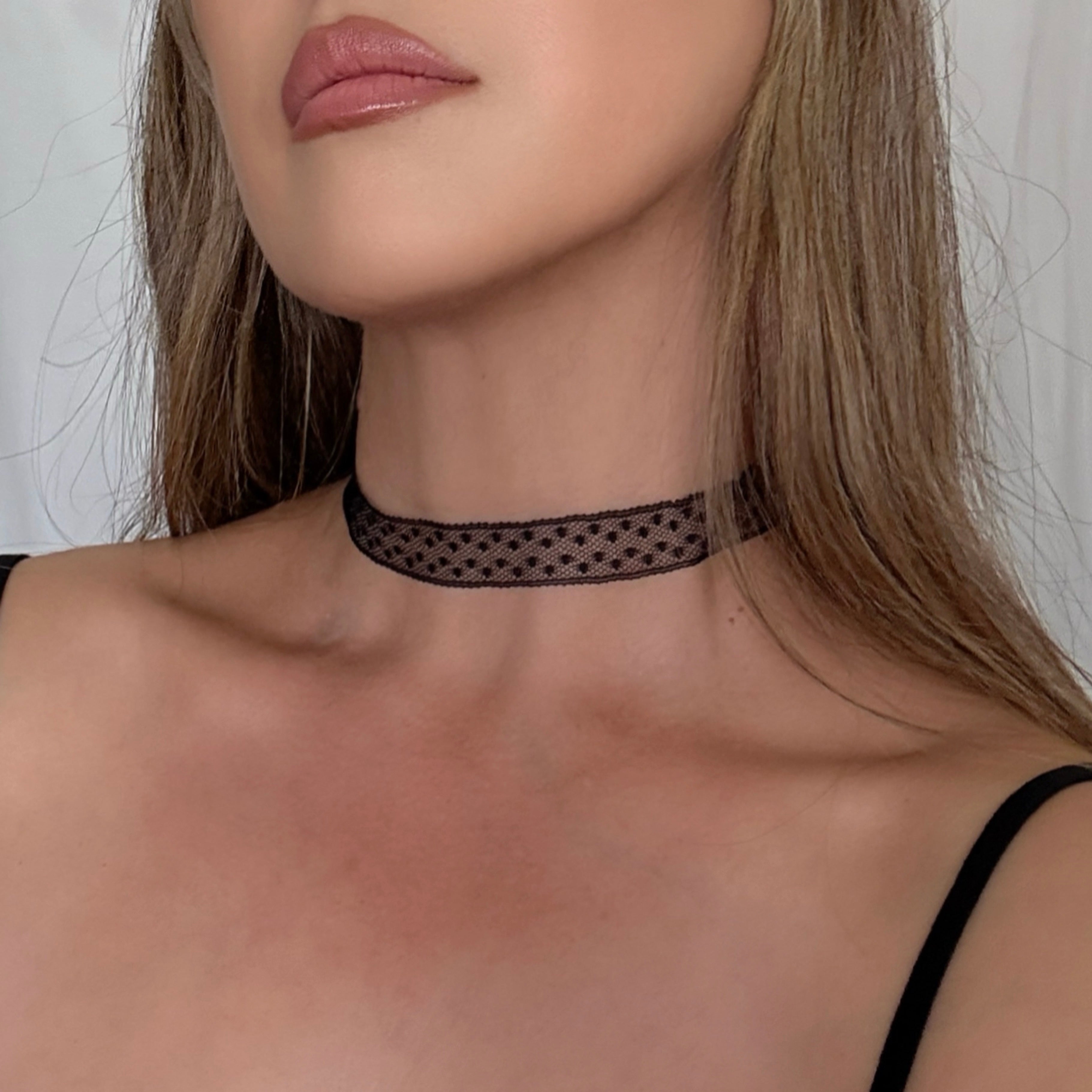 Dotty Lace Choker - White or Black