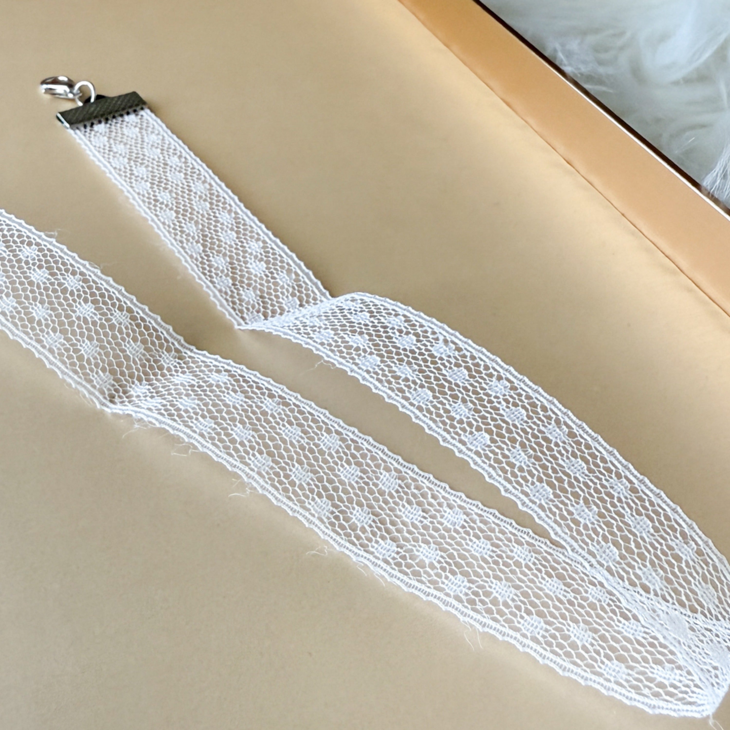 Dotty Lace Choker - White or Black