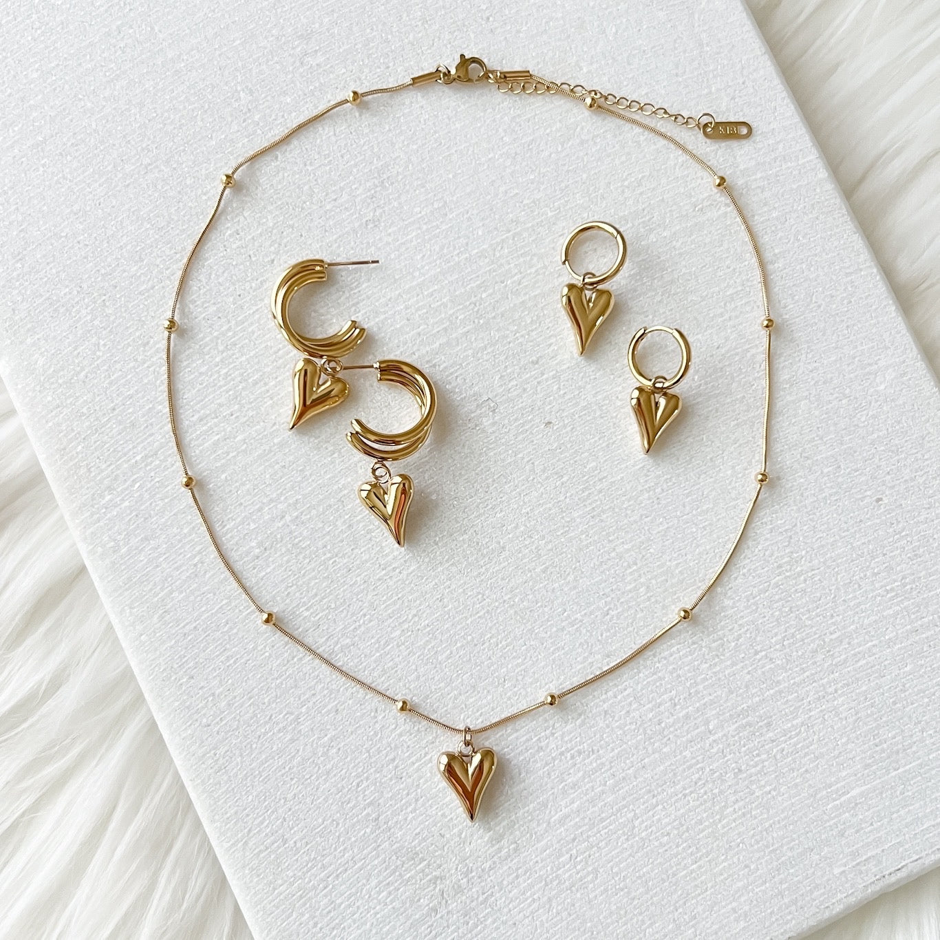 Lovely Heart Necklace - LAST CHANCE!