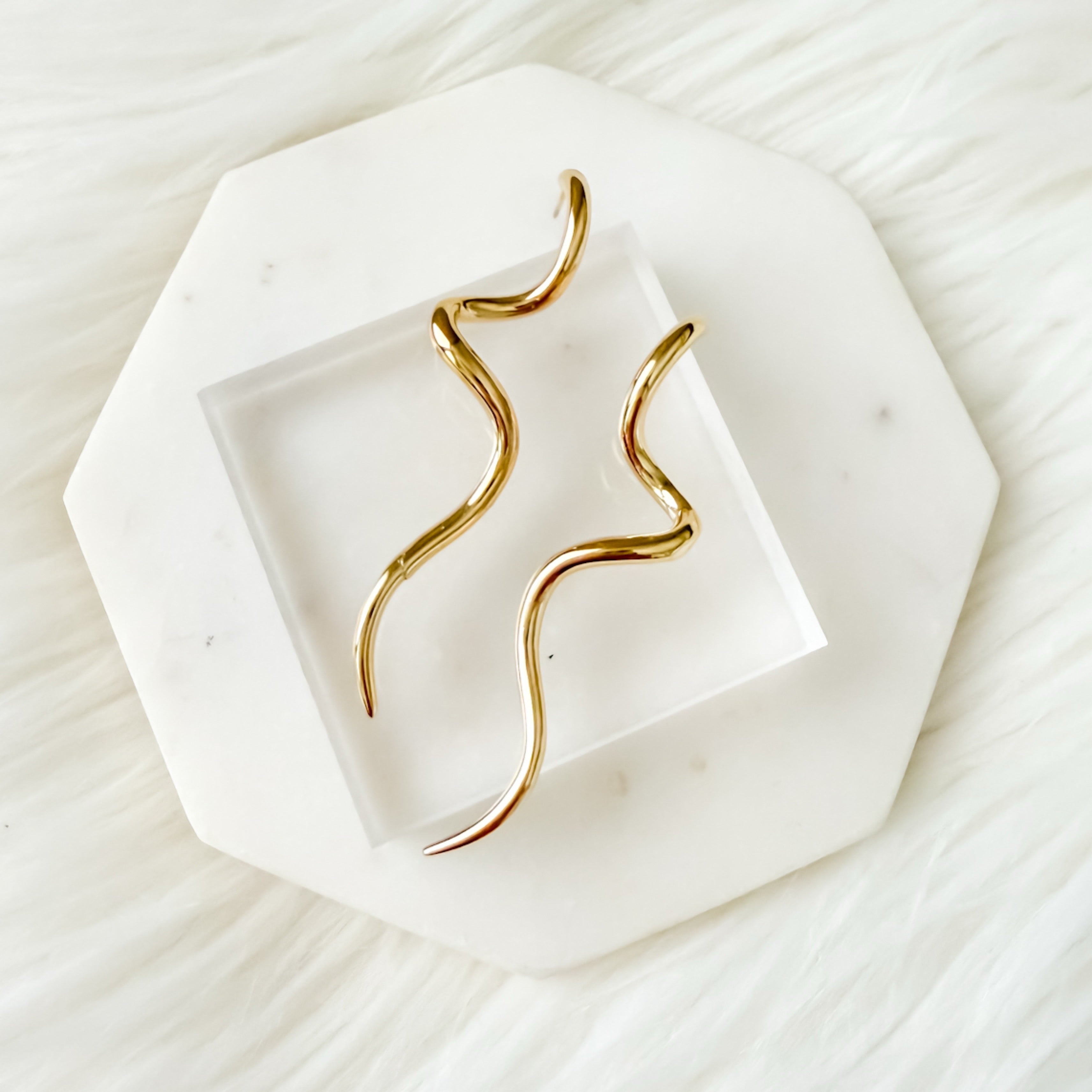 The Curve Drop Earrings