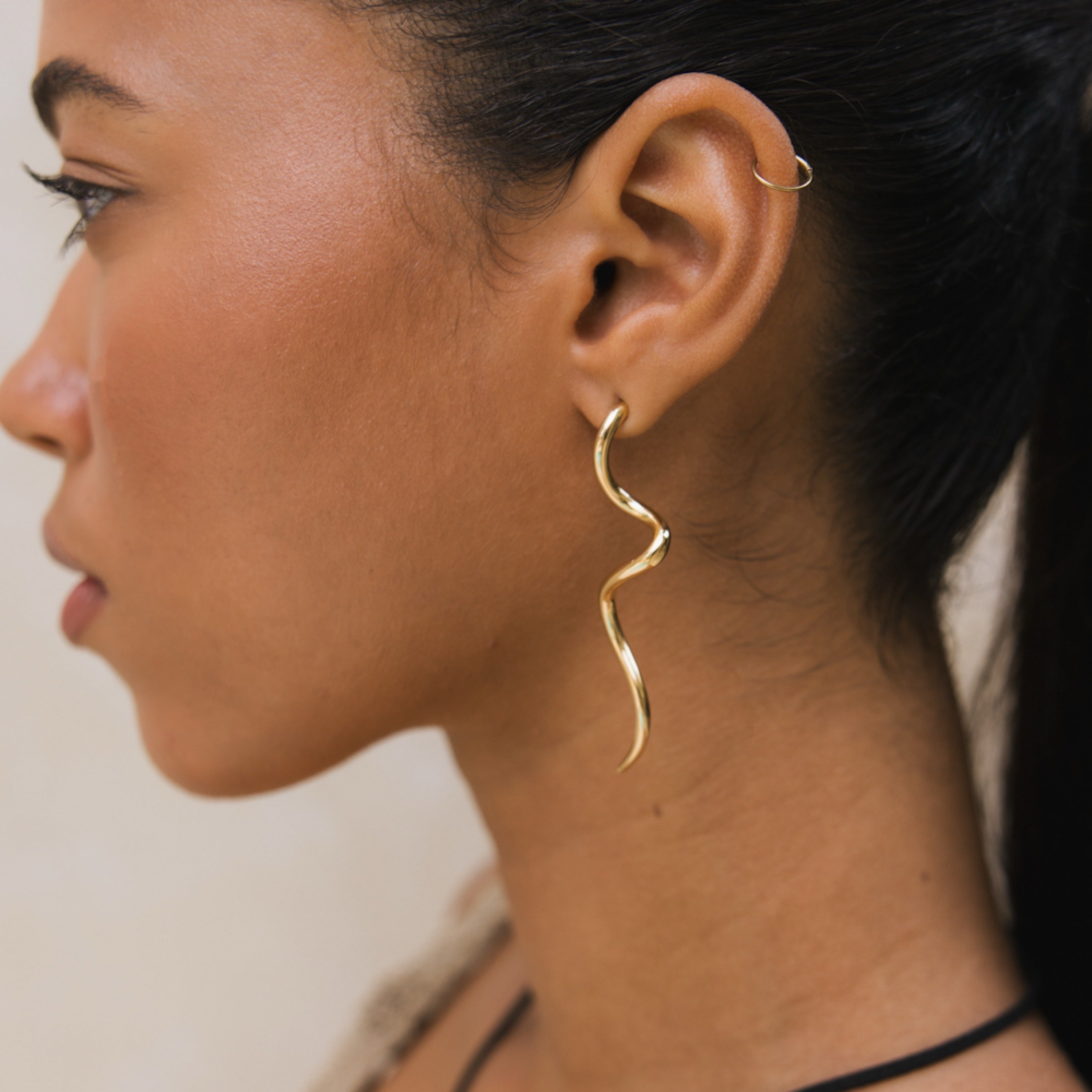 The Curve Drop Earrings