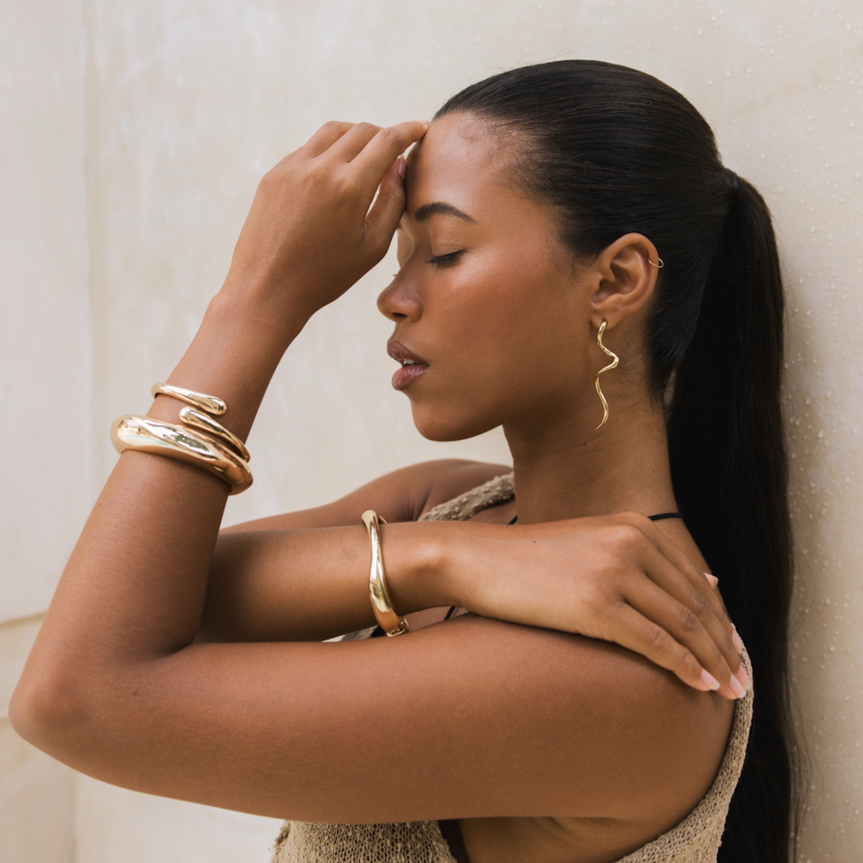 The Curve Drop Earrings