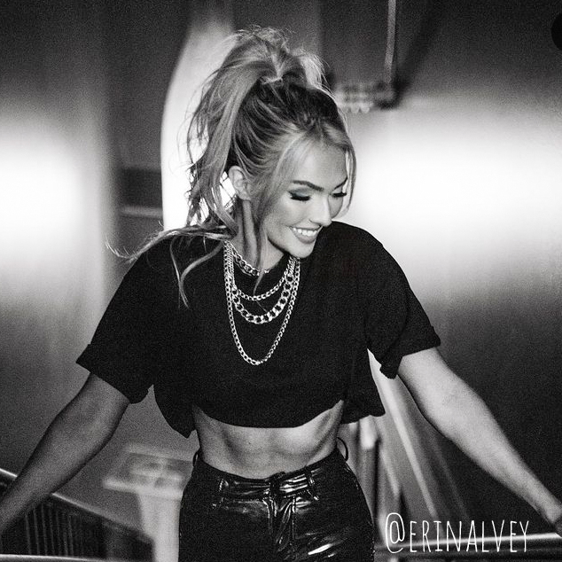 Chévere Layered Chain Necklace - LAST CHANCE!