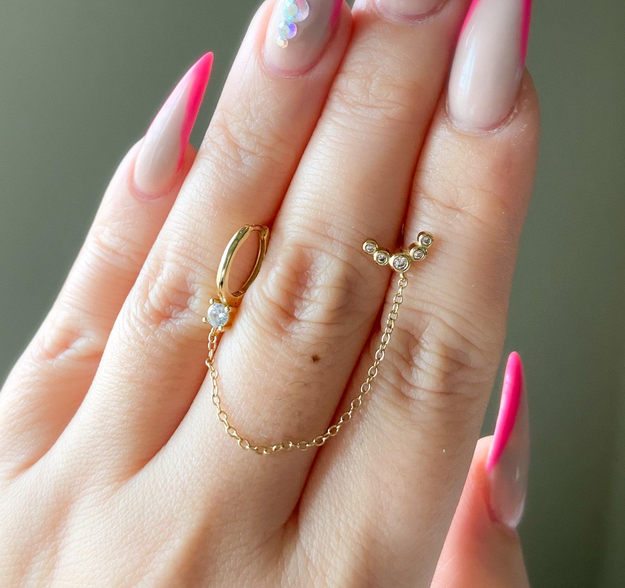 Ava Chain Link Huggie Earring